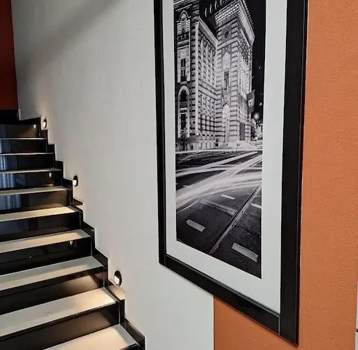 Blue Sky - Free Garage Apartment