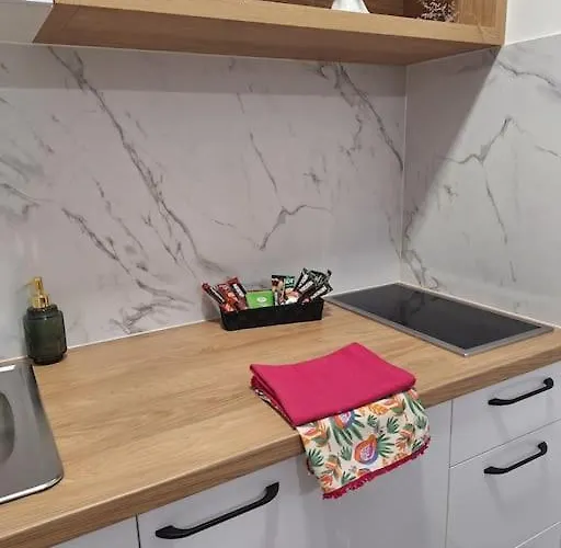 Blue Sky - Free Garage