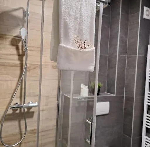 Blue Sky - Free Garage *