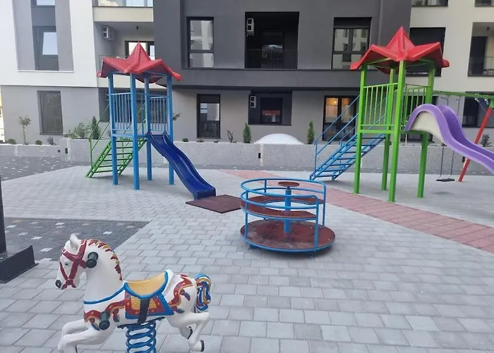 Blue Sky - Free Garage Apartment